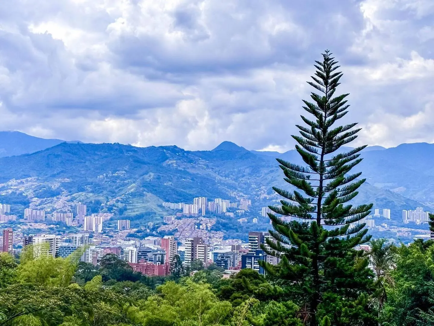 3Br 240 M Ac Pool El Tesoro Apartment Medellin