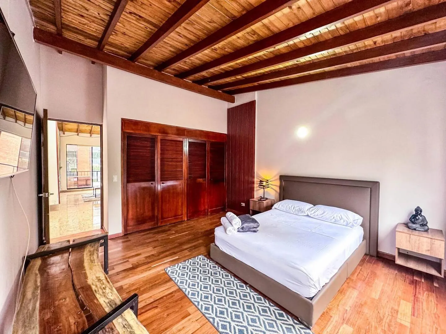 3Br 240 M Ac Pool El Tesoro Apartment Medellin 0*,  Colombia
