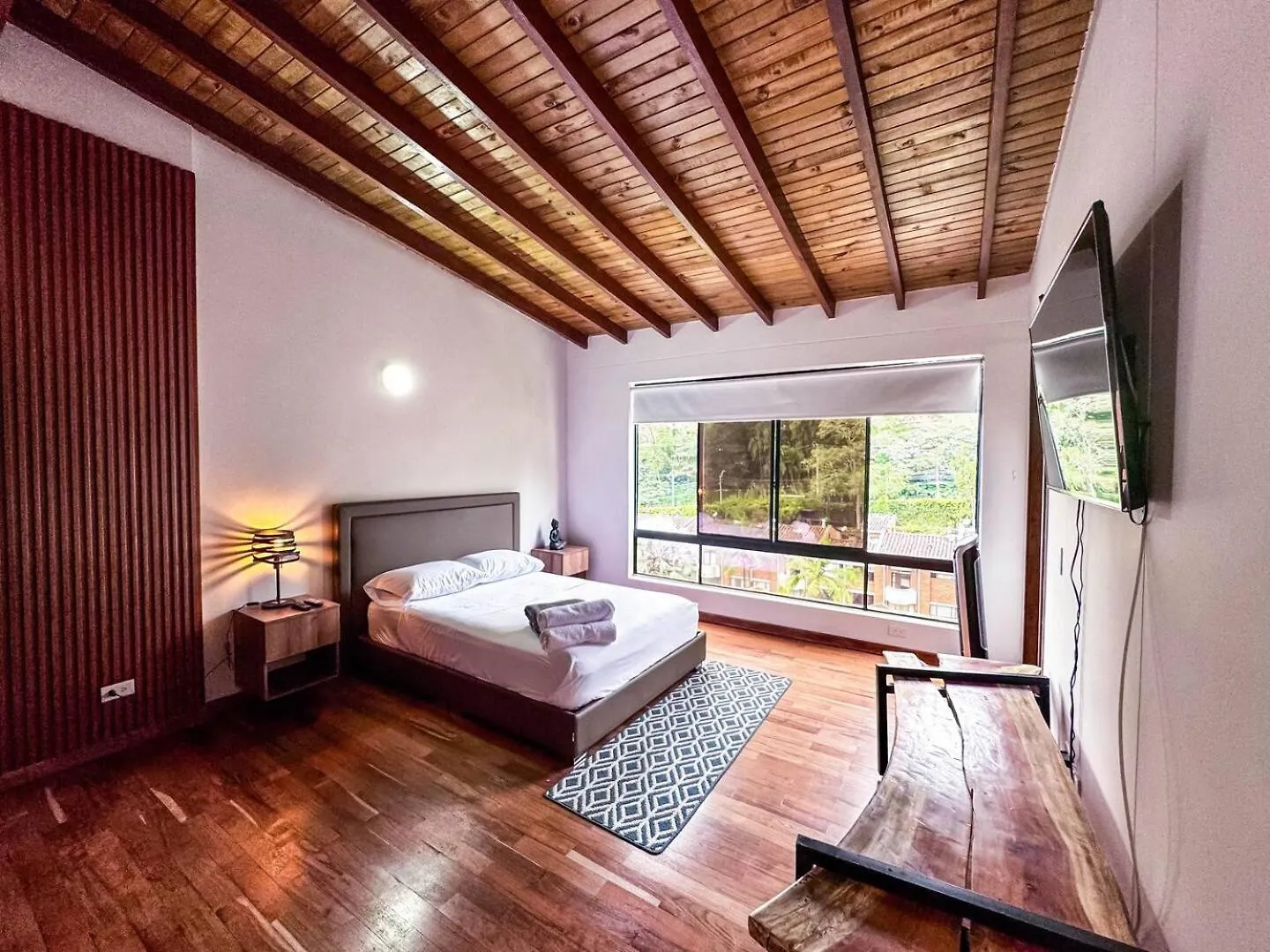 3Br 240 M Ac Pool El Tesoro Apartment Medellin 0*,  Colombia