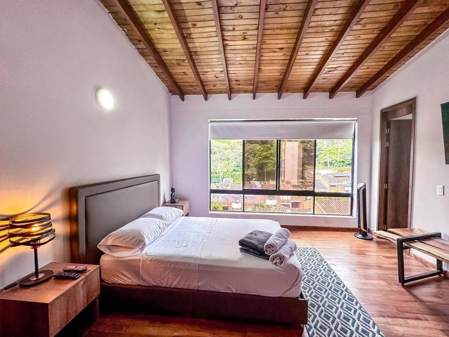 3Br 240 M Ac Pool El Tesoro Apartment Medellin