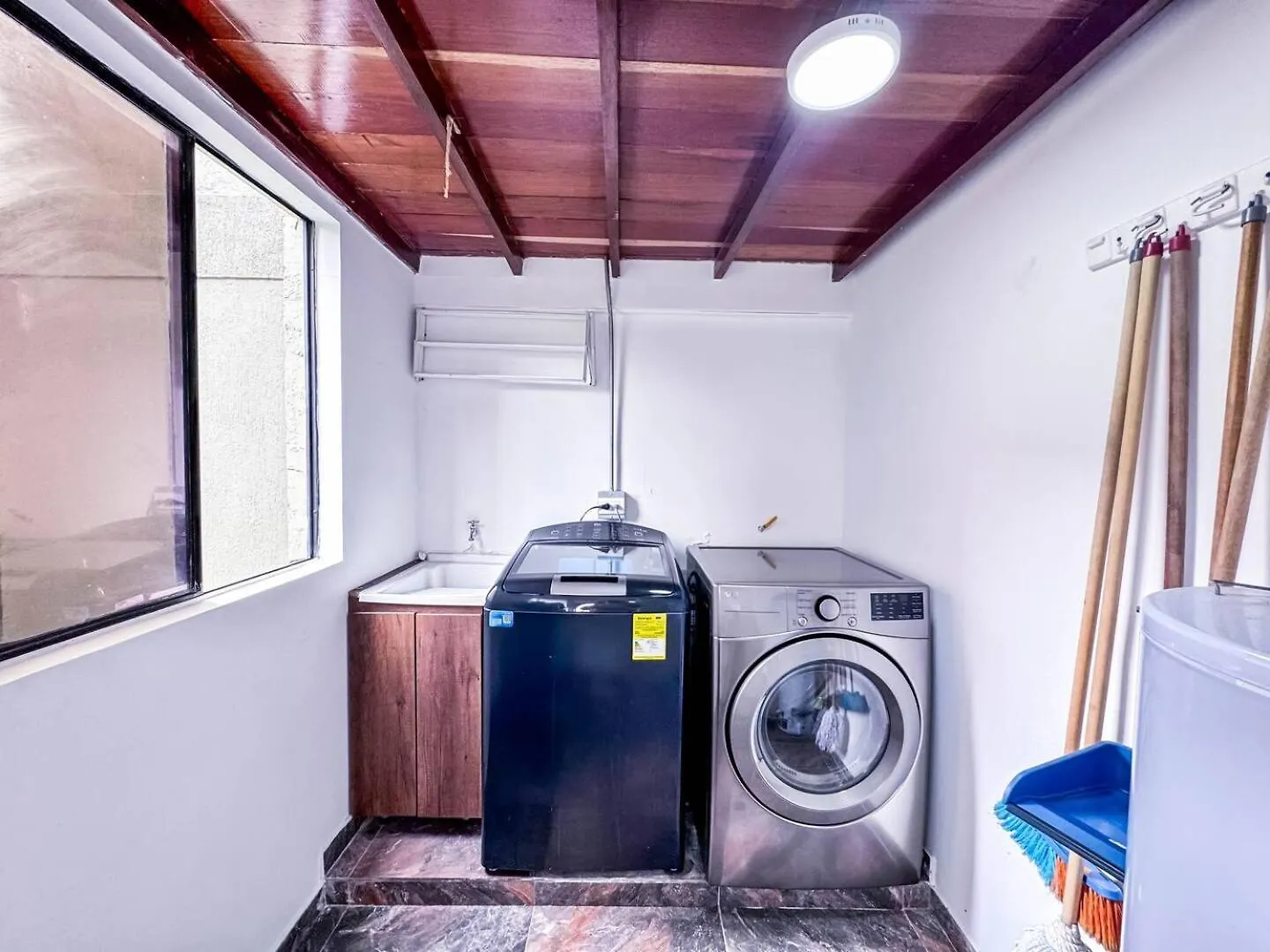 דירות מדיין 3Br 240 M Ac Pool El Tesoro קולומביה