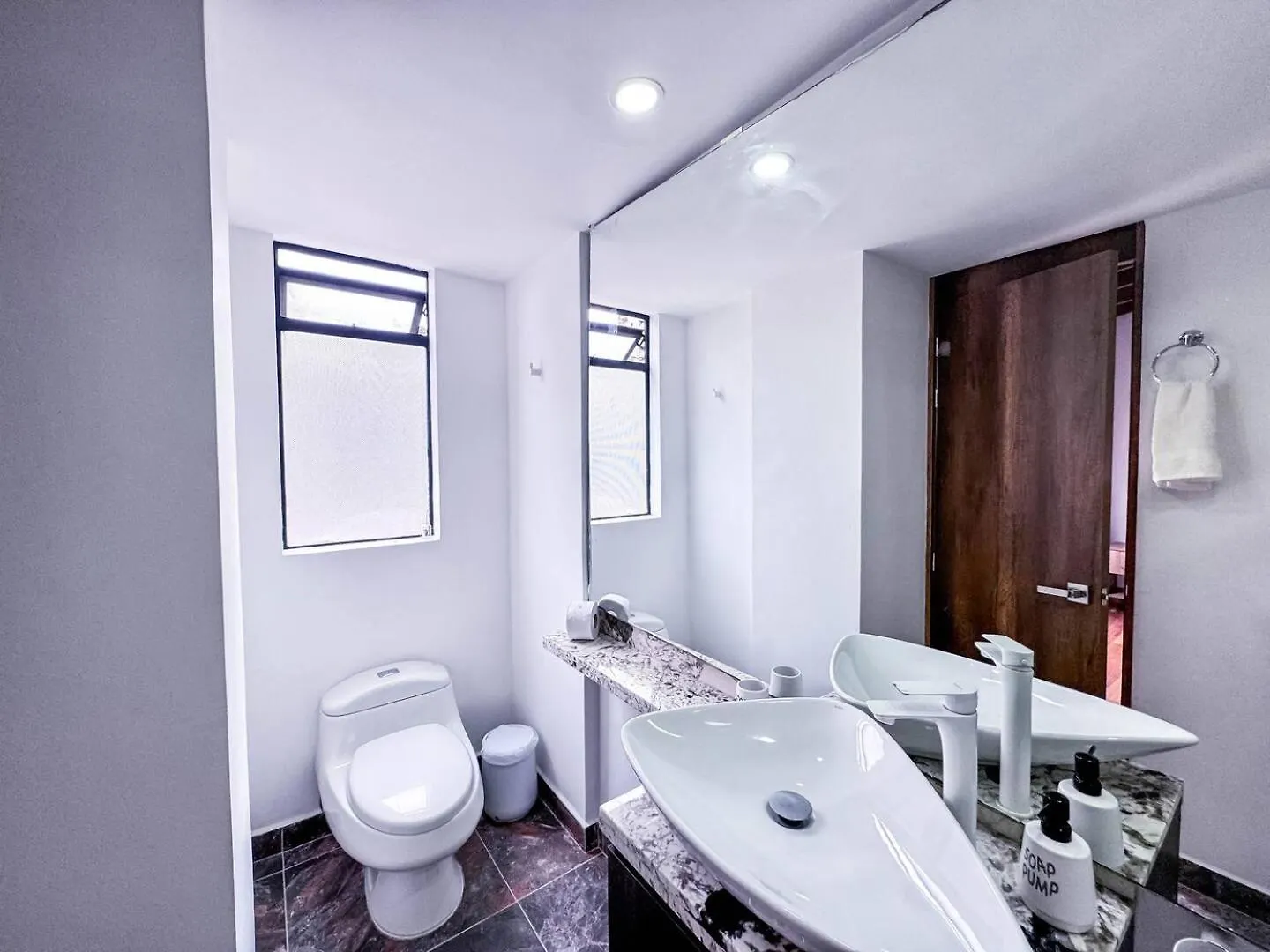 דירות מדיין 3Br 240 M Ac Pool El Tesoro