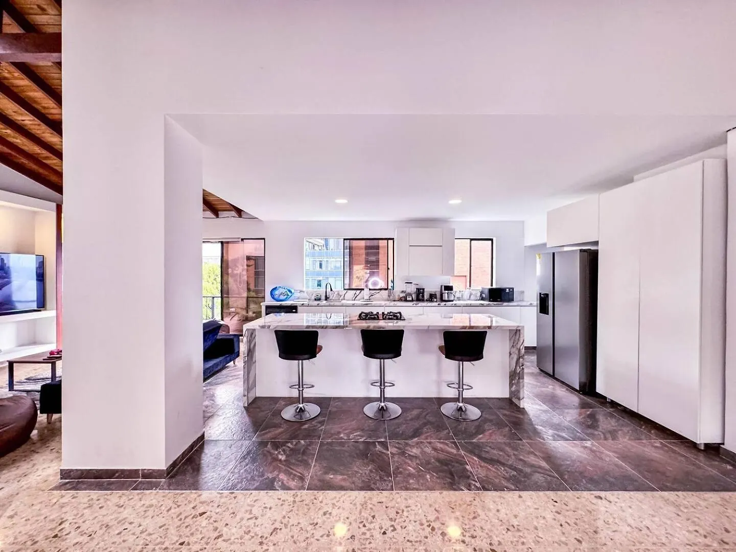 דירות מדיין 3Br 240 M Ac Pool El Tesoro קולומביה