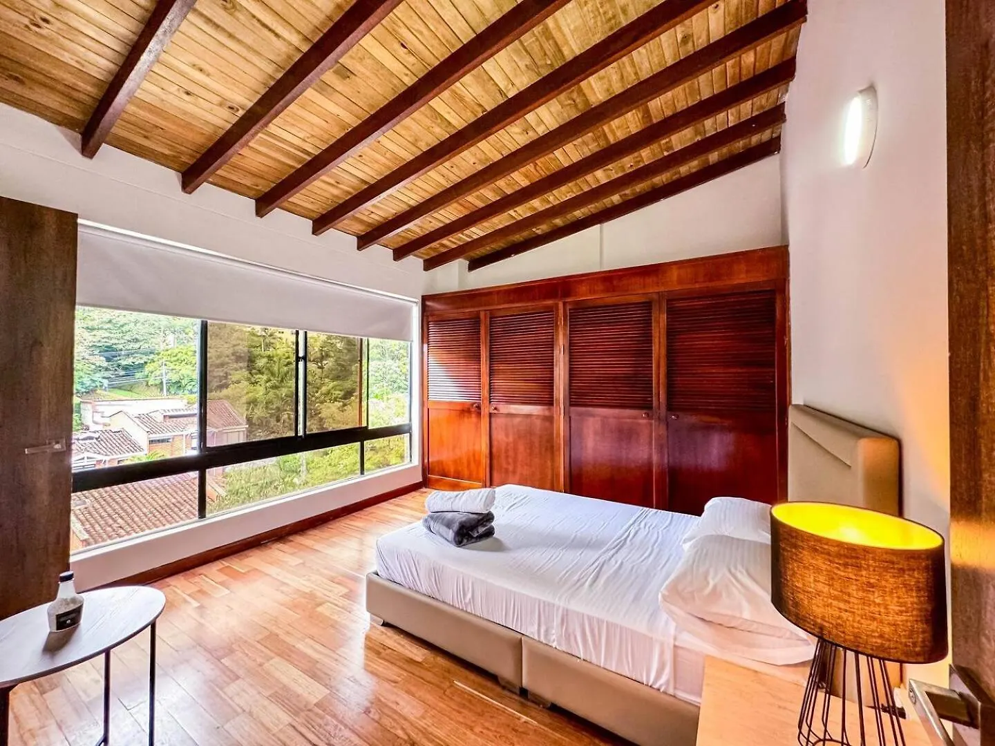 דירות מדיין 3Br 240 M Ac Pool El Tesoro קולומביה