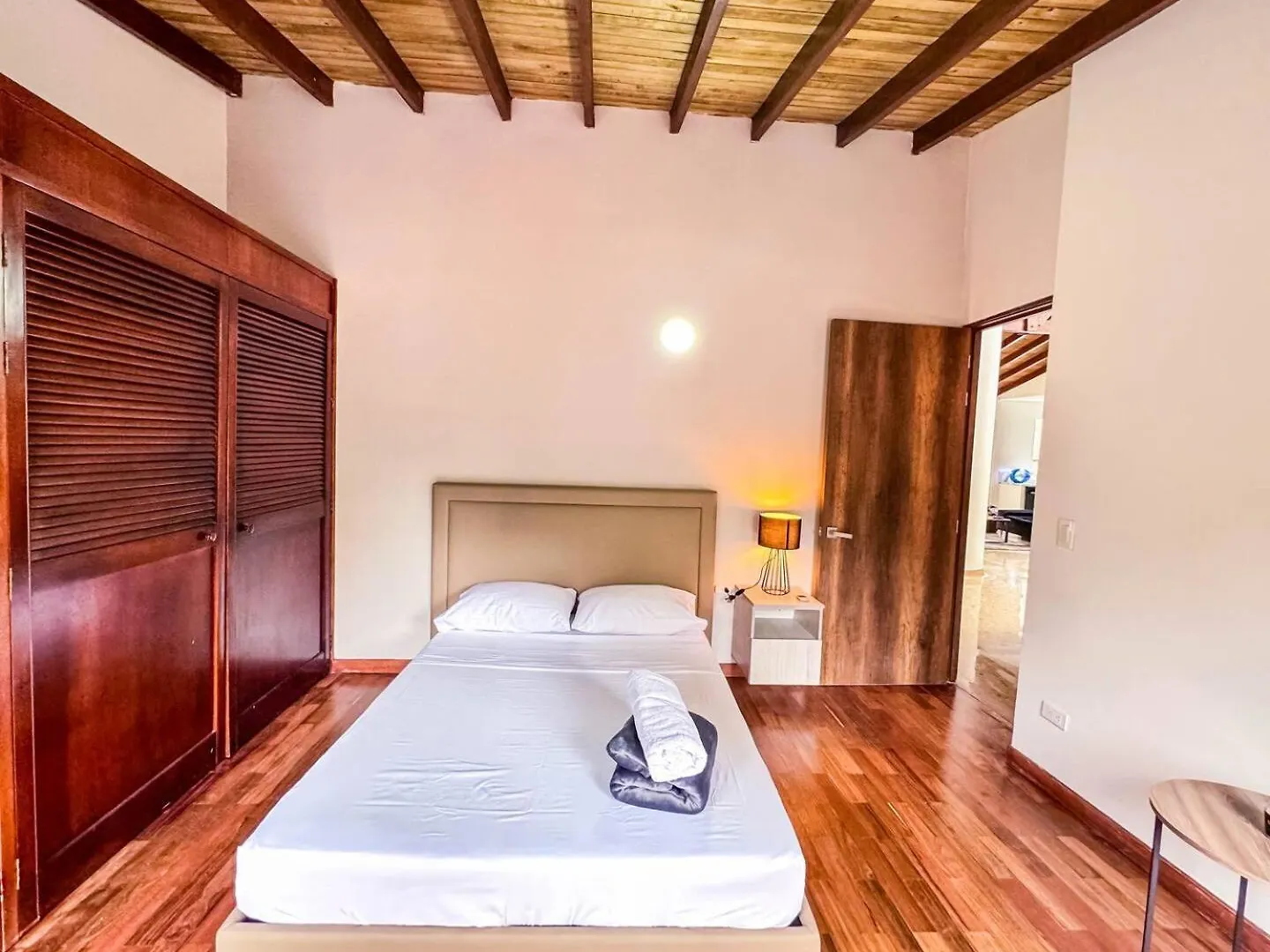 דירות מדיין 3Br 240 M Ac Pool El Tesoro